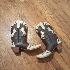 Vintage Cowgirl Corral Horses Cowboy Boots